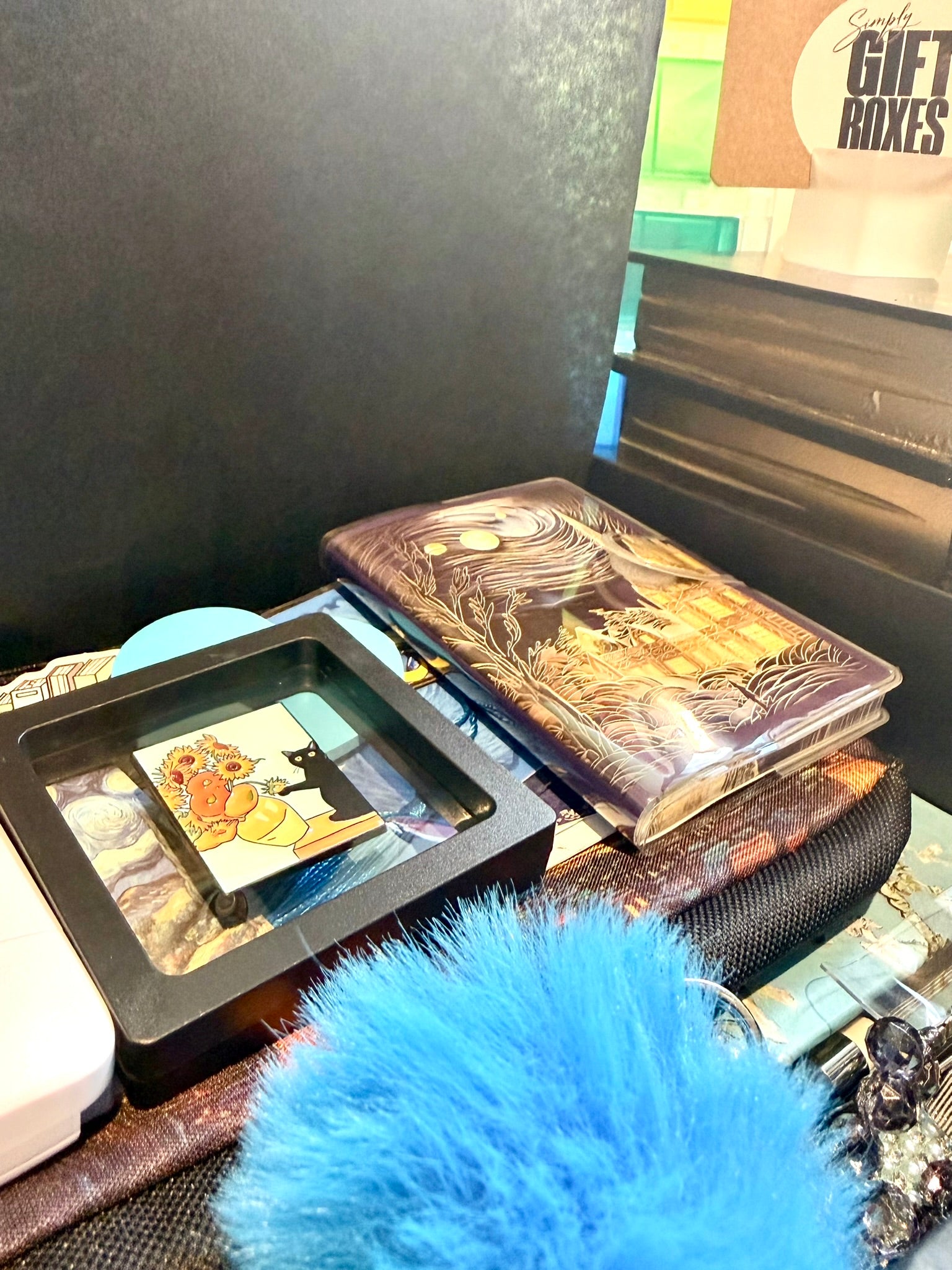 Vincent Artsy Bookish Bundle (Exclusive)