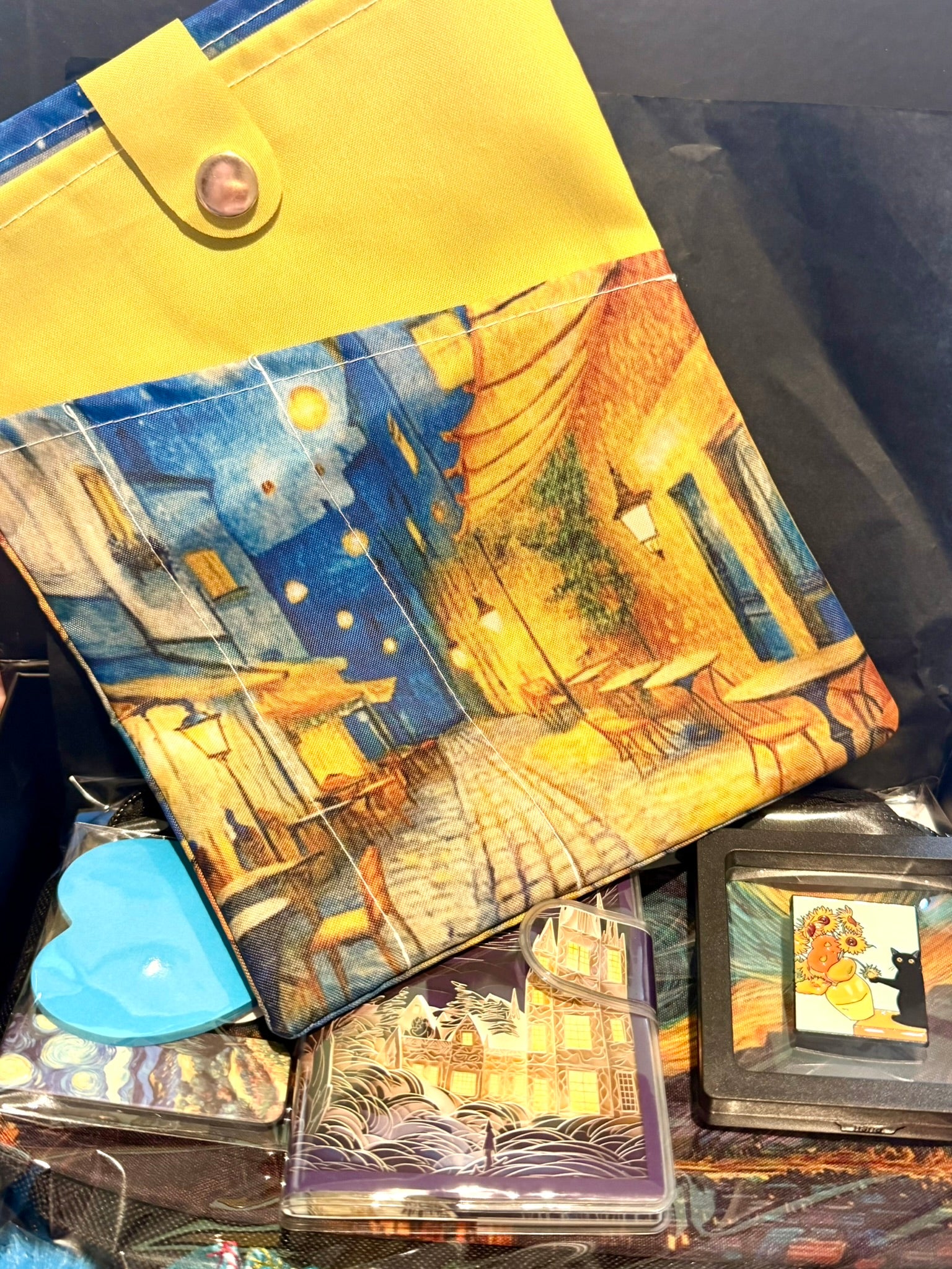 Vincent Artsy Bookish Bundle (Exclusive)